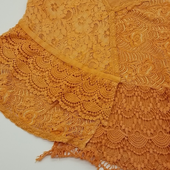 gimmicks by BKE Large Asymmetrical Crochet & Lace Orange Tank Top - Picture 6 of 6